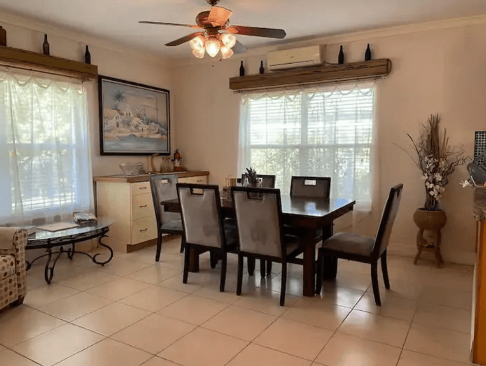 Lime Villa — Dining Area